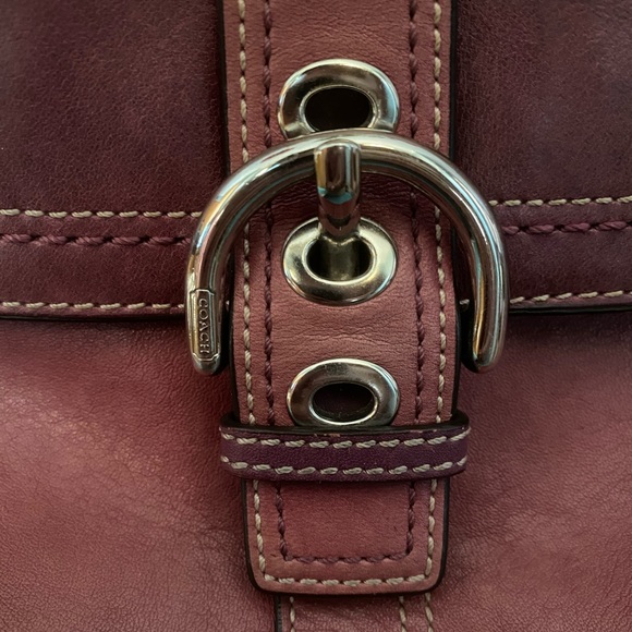 Authentic leather Coach crossbody - Picture 2 of 3
